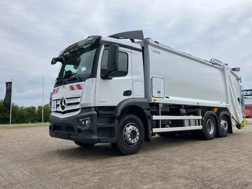 MERCEDES-BENZ Actros 2533 L Müllfahrzeug Hecklader (1/9)