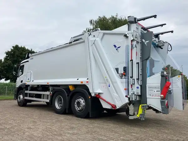 MERCEDES-BENZ Actros 2533 L Müllfahrzeug Hecklader (4/9)