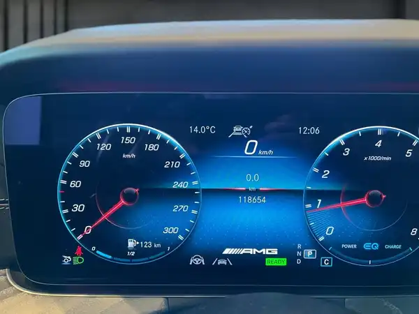 MERCEDES-BENZ AMG GT 43 (5/23)