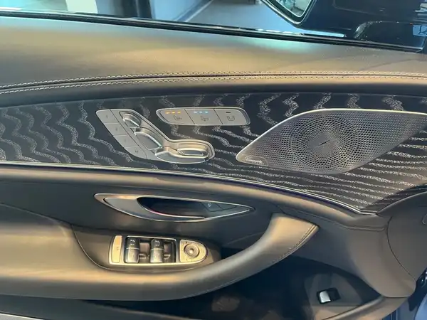 MERCEDES-BENZ AMG GT 43 (7/23)