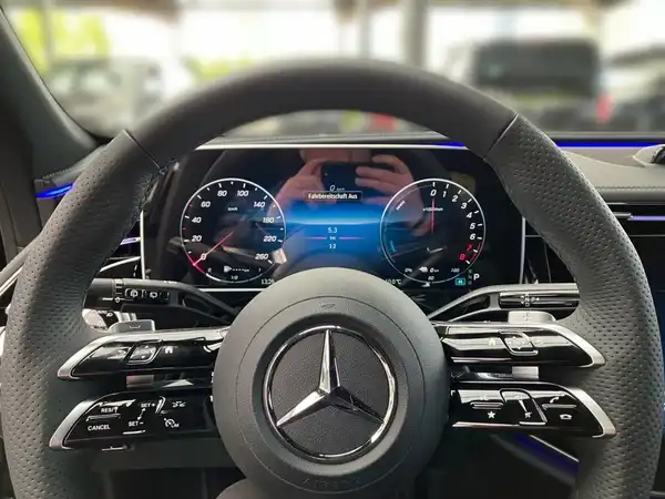 MERCEDES-BENZ E 300 e T-Modell (8/21)
