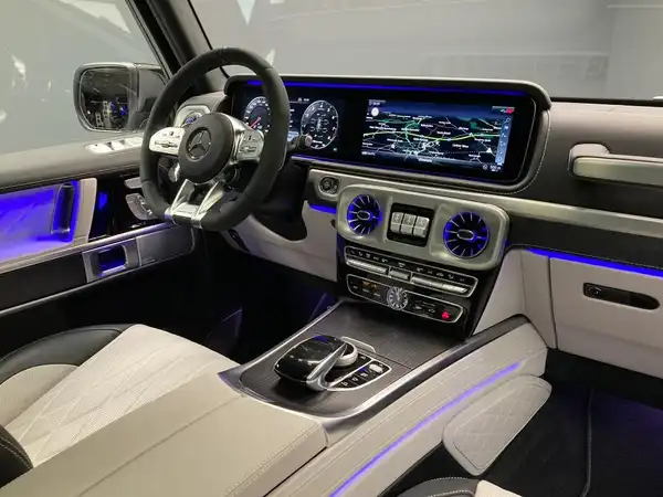 MERCEDES-BENZ AMG G 63 4x4 (6/18)