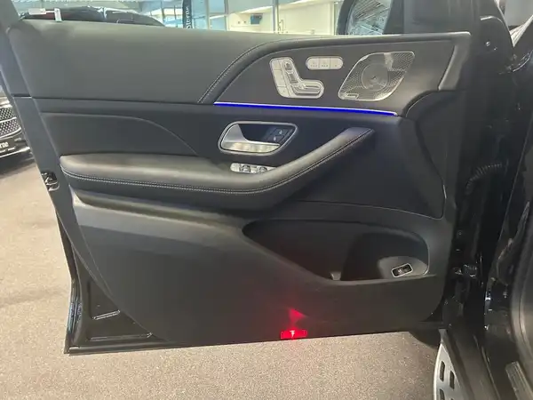 MERCEDES-BENZ GLS 450 d 4M (5/19)