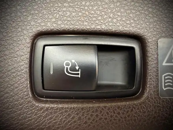 MERCEDES-BENZ GLS 350 d 4M (6/20)