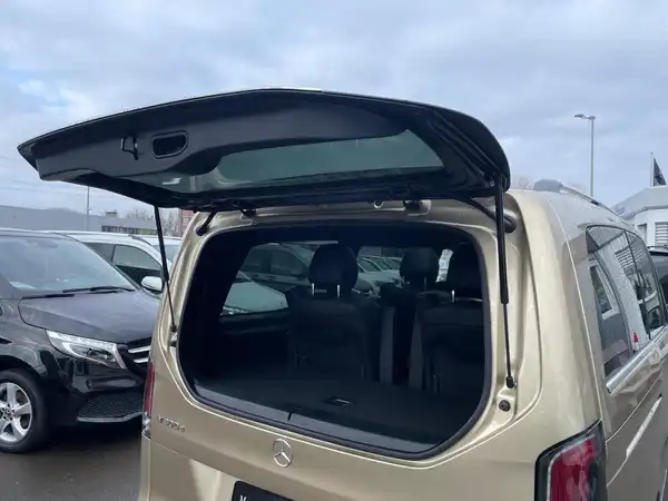 MERCEDES-BENZ V 300 d Exclusive Lang 4M (11/20)